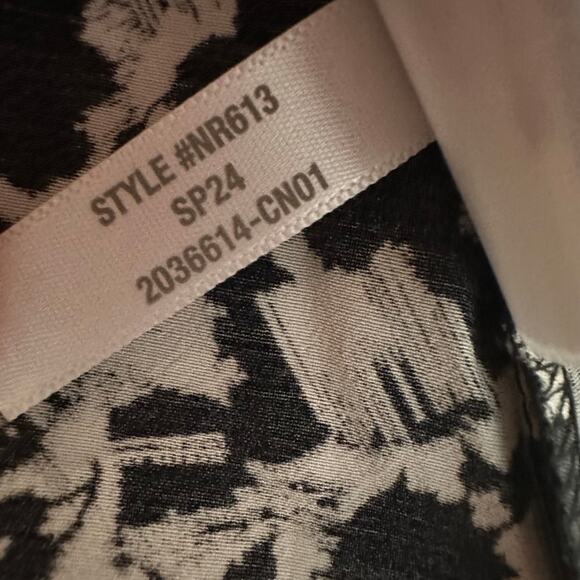 Madewell Women's Side-Slit Midi Skirt in Floral Crepe Black and White 8 NEW - Picture 11 of 13